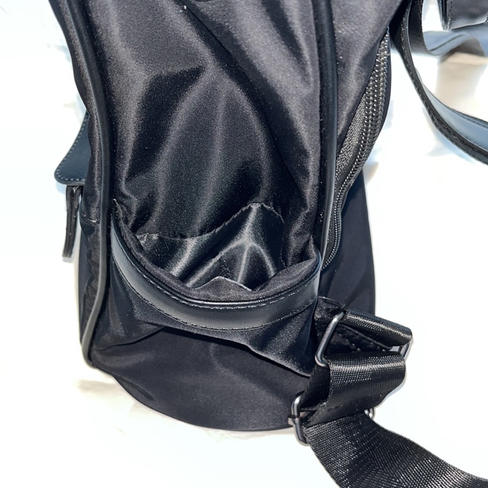Black backpack - Picture 3 of 8